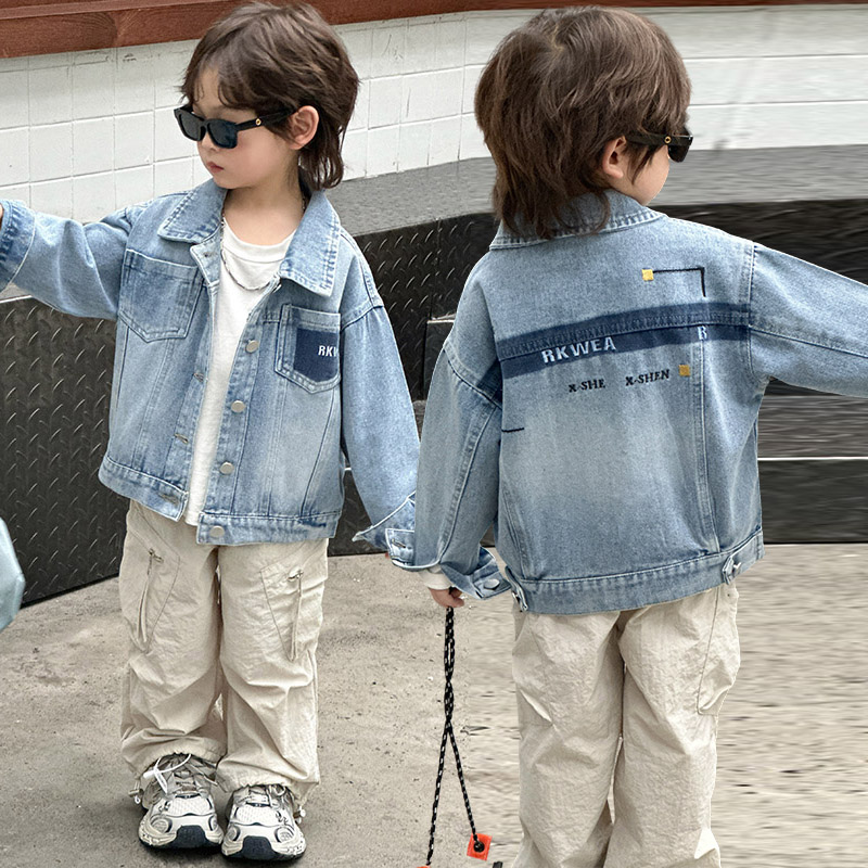 Novo casual bebê crianças jaqueta jeans com bolso para criança menino clássico jeans casaco infantil criança vintate azul jeans jaqueta outfits